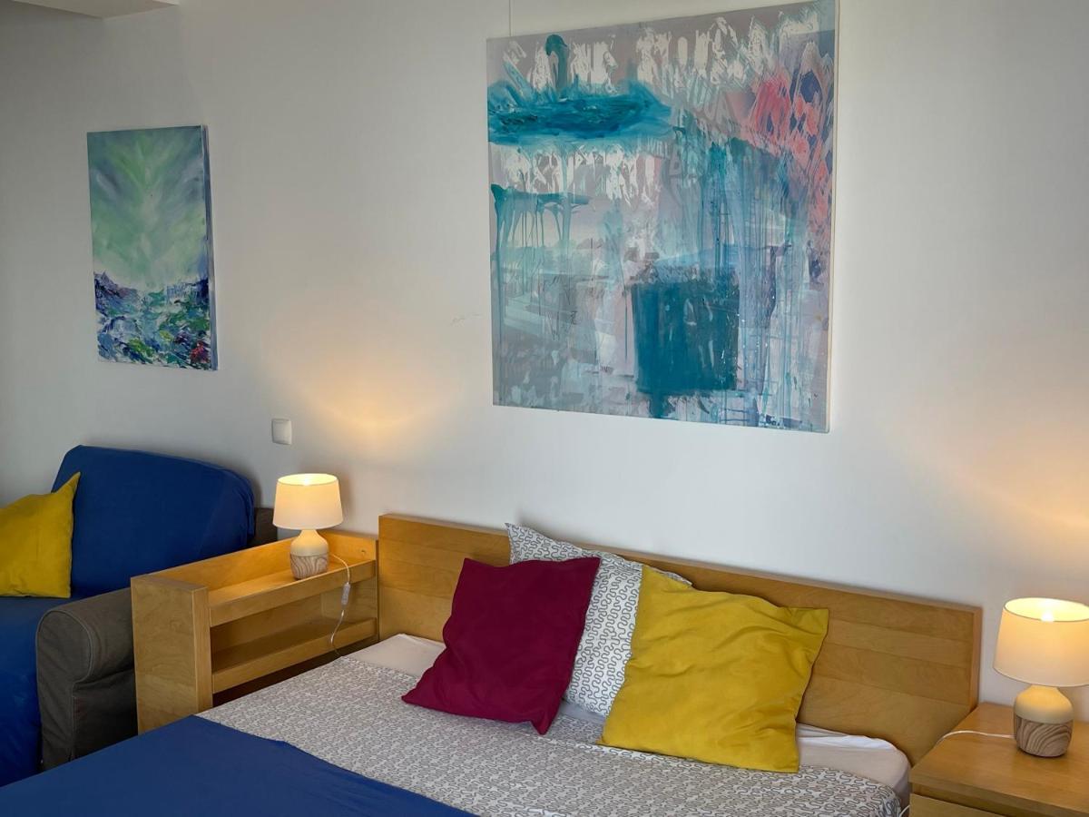 Apartment Happiness By Nicole Jutka, Visual Artist Олимп Экстерьер фото